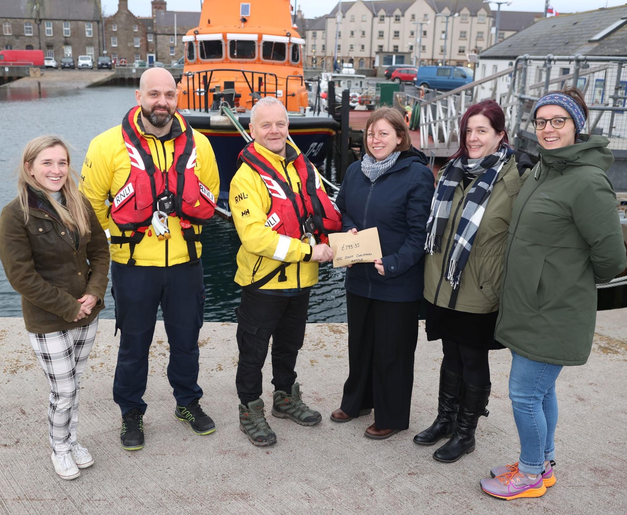 Council festive fundraiser for Kirkwall RNLI